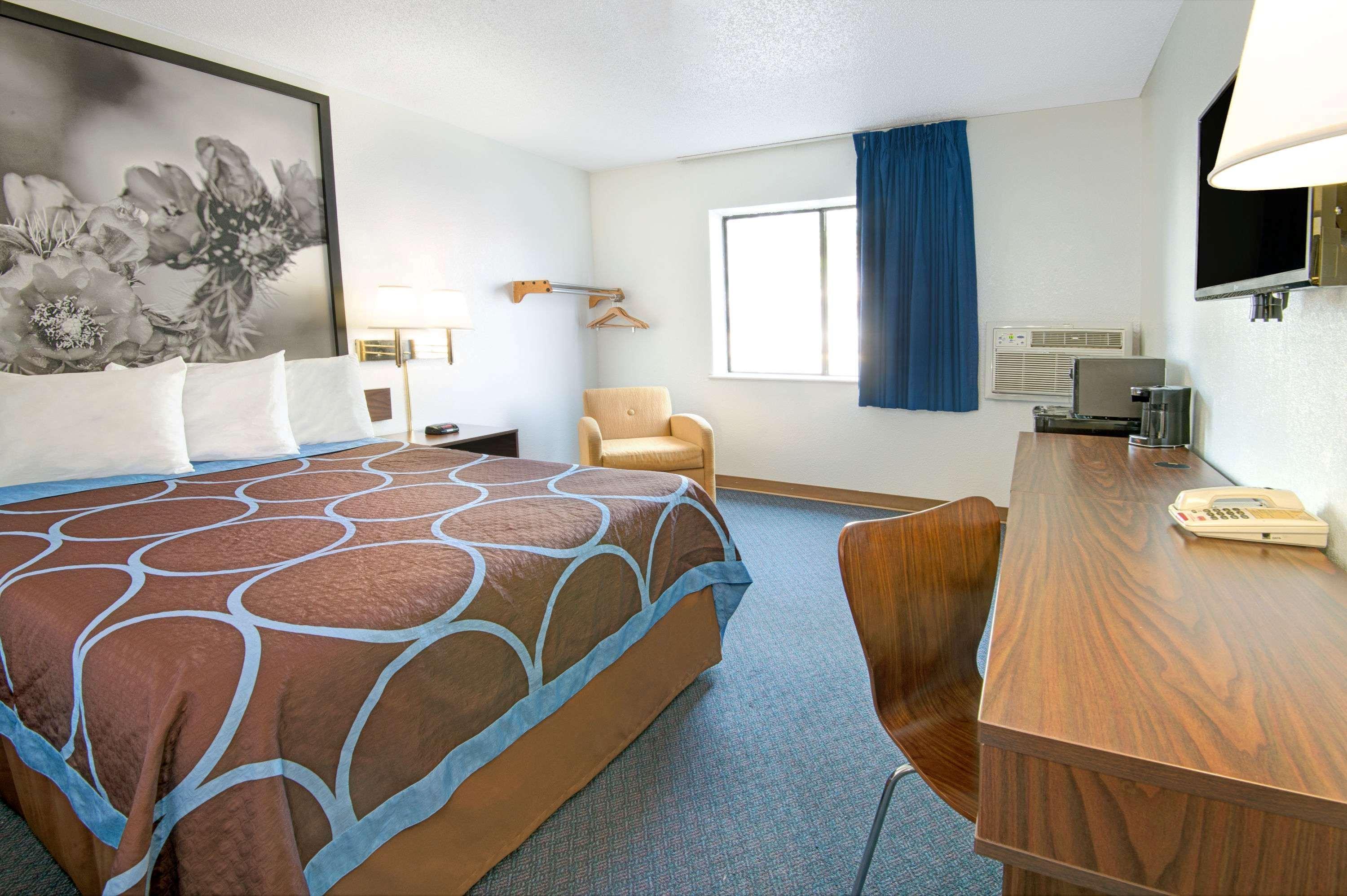 Super 8 By Wyndham Las Cruces University Area Екстериор снимка